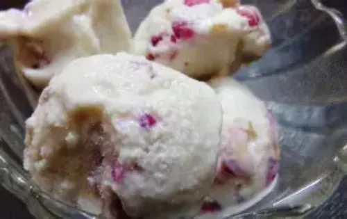 Anar with ice cream